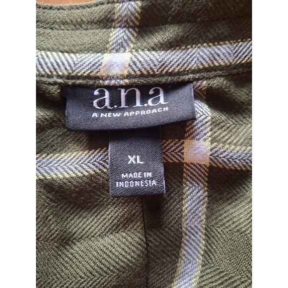 NWT a.n.a A New Approach Women's Olive Green Plaid Wrap Front Sleeveless Top  XL - Picture 4 of 8